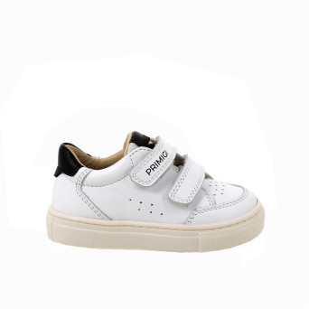 JUNGE SNEAKER WEISS MIT VELCRO